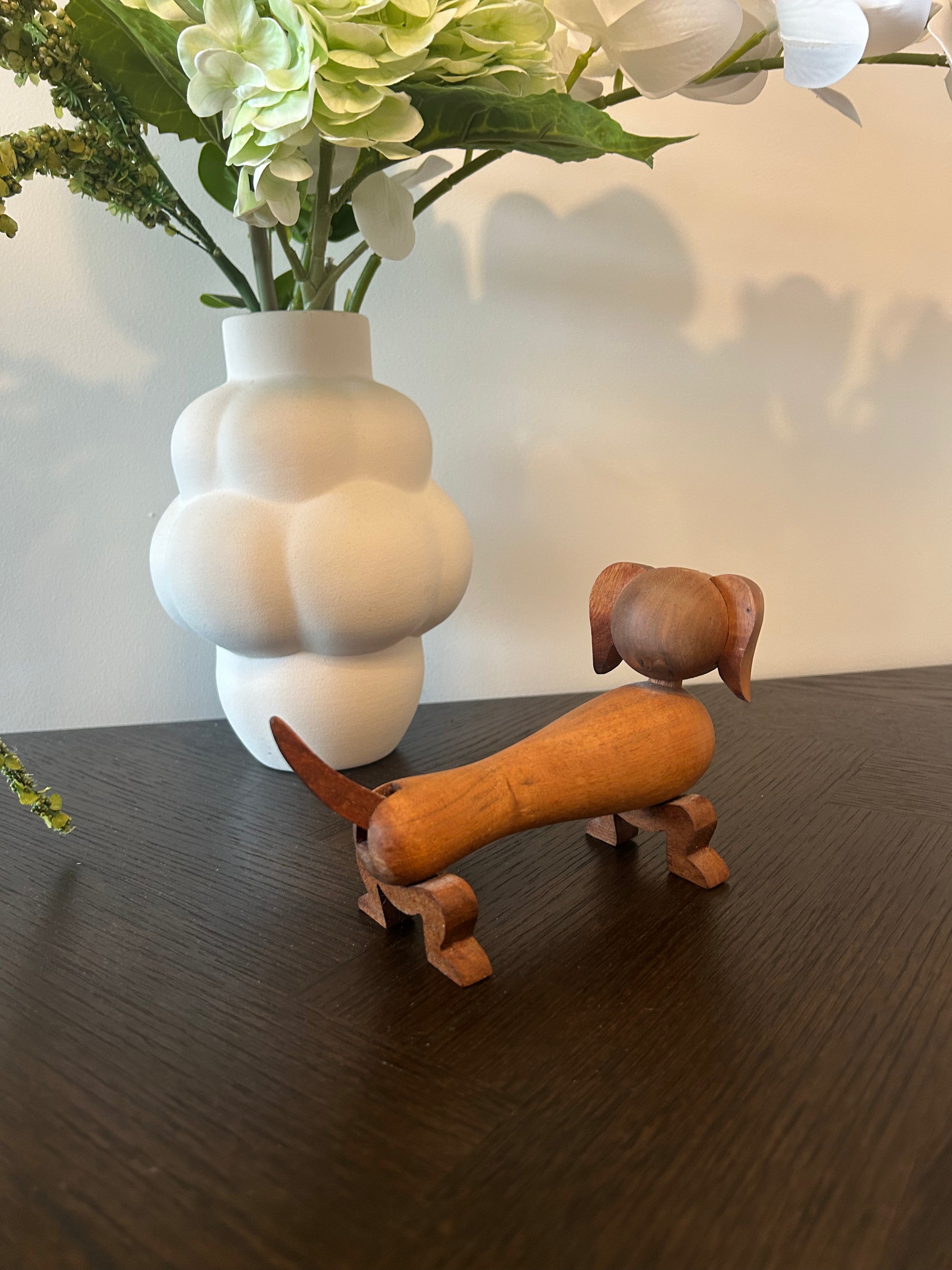 Zoe Gravhund i valnøddetræ